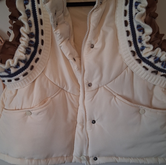NWOT Hausen Quilted Emboidered Puffer Vest Size L - Picture 7 of 12